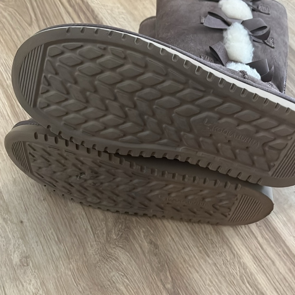 Grey Uggs - image 6